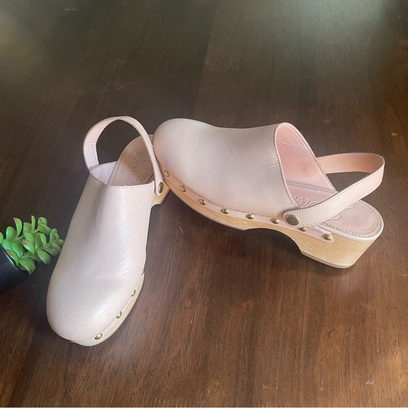 J Crew Convertible Leather Clogs Pale Pink Gold Studs Womens 7.5 - Picture 1 of 12